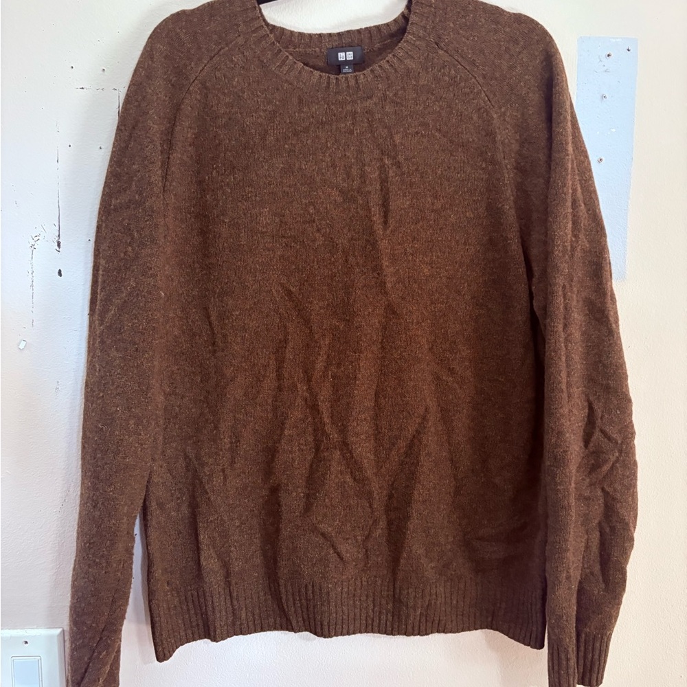 Uniqlo Men’s Crewneck Sweater in Chestnut Brown